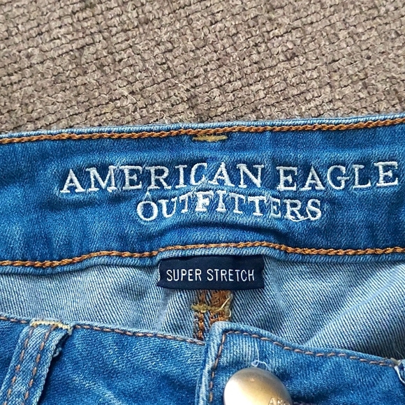 American Eagle high rise shortie Jean shorts - Picture 4 of 5